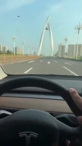 大学生开车跳蛋差点被人发现