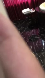 暴力调教18岁母狗 绑起来皮带藤条打屁股 滴腊 电击 脱光跪地迎接主